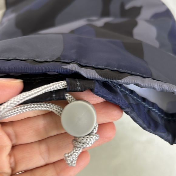 Lug Cinch Pouch in Cano Navy - Picture 5 of 7